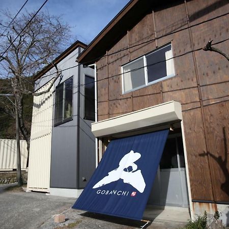 山の中の一棟貸切宿 五番地 Nambu (Yamanashi) Buitenkant foto
