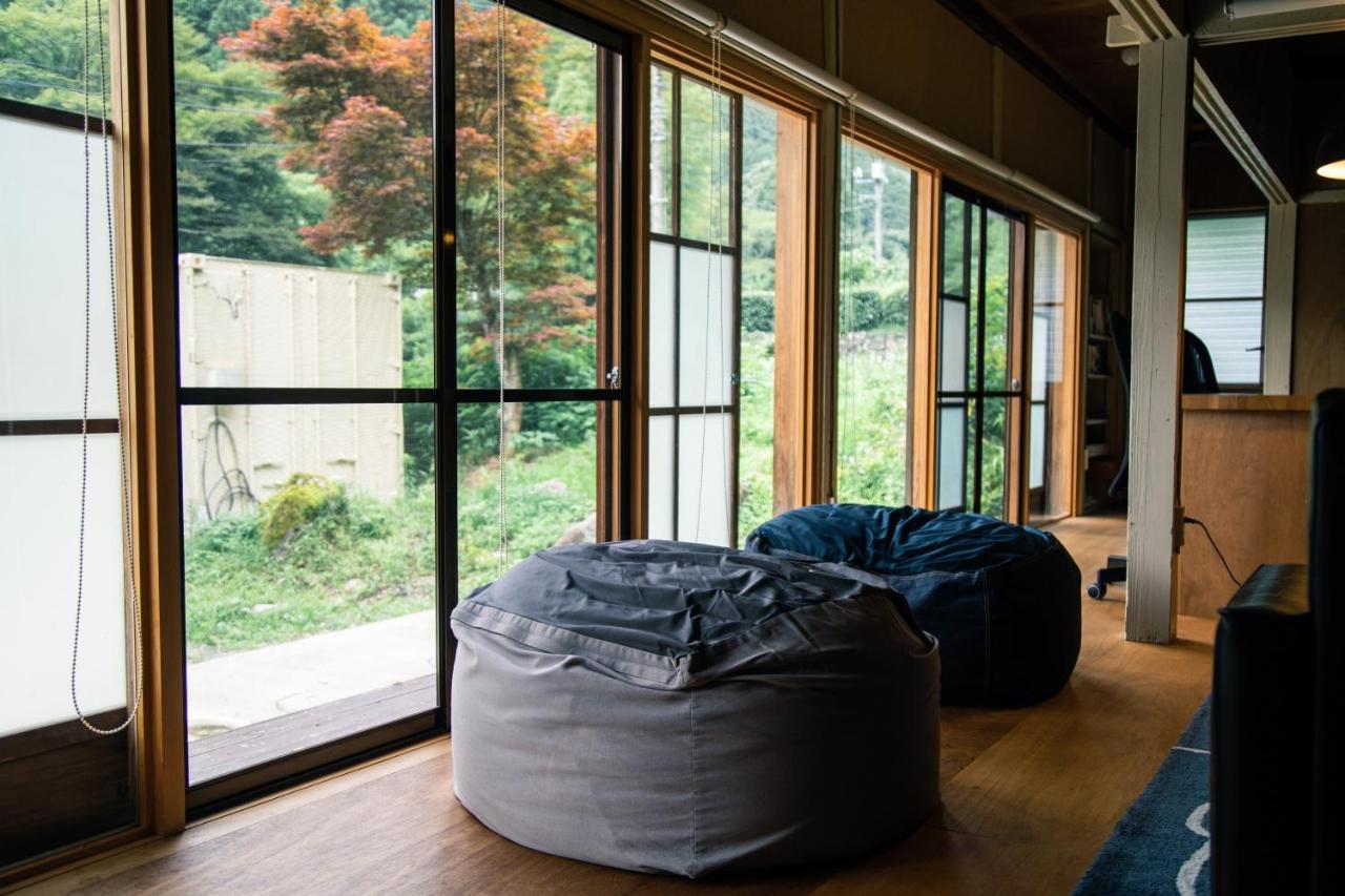 山の中の一棟貸切宿 五番地 Nambu (Yamanashi) Buitenkant foto