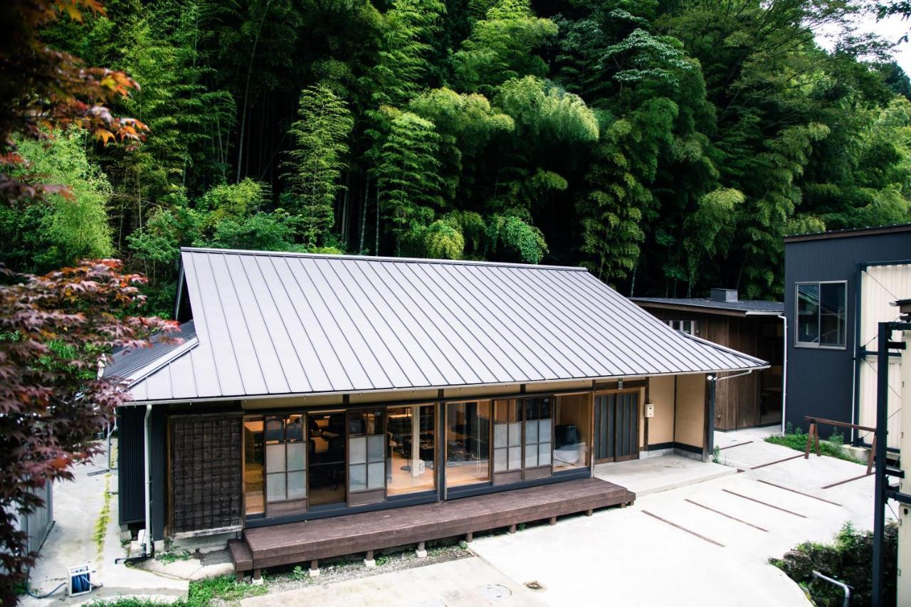 山の中の一棟貸切宿 五番地 Nambu (Yamanashi) Buitenkant foto
