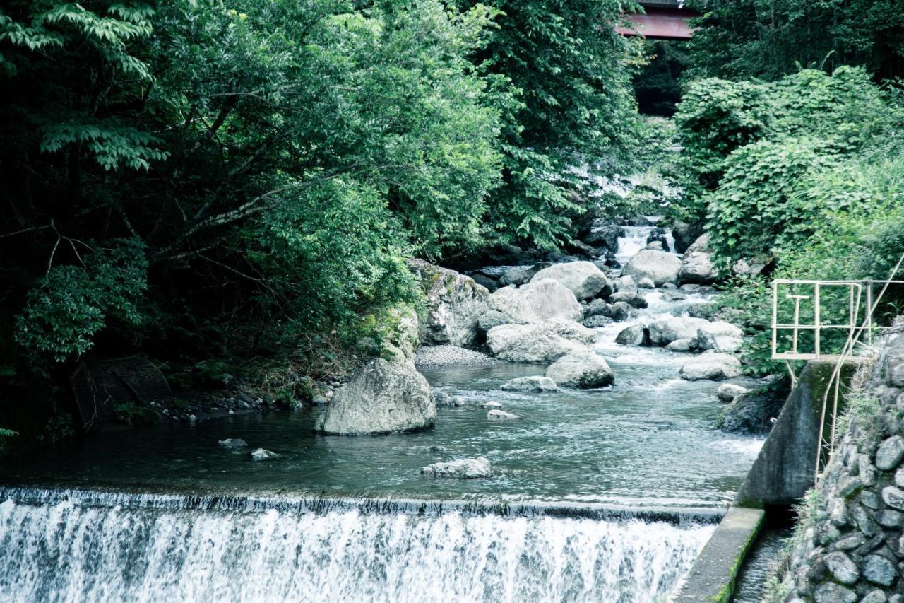 山の中の一棟貸切宿 五番地 Nambu (Yamanashi) Buitenkant foto
