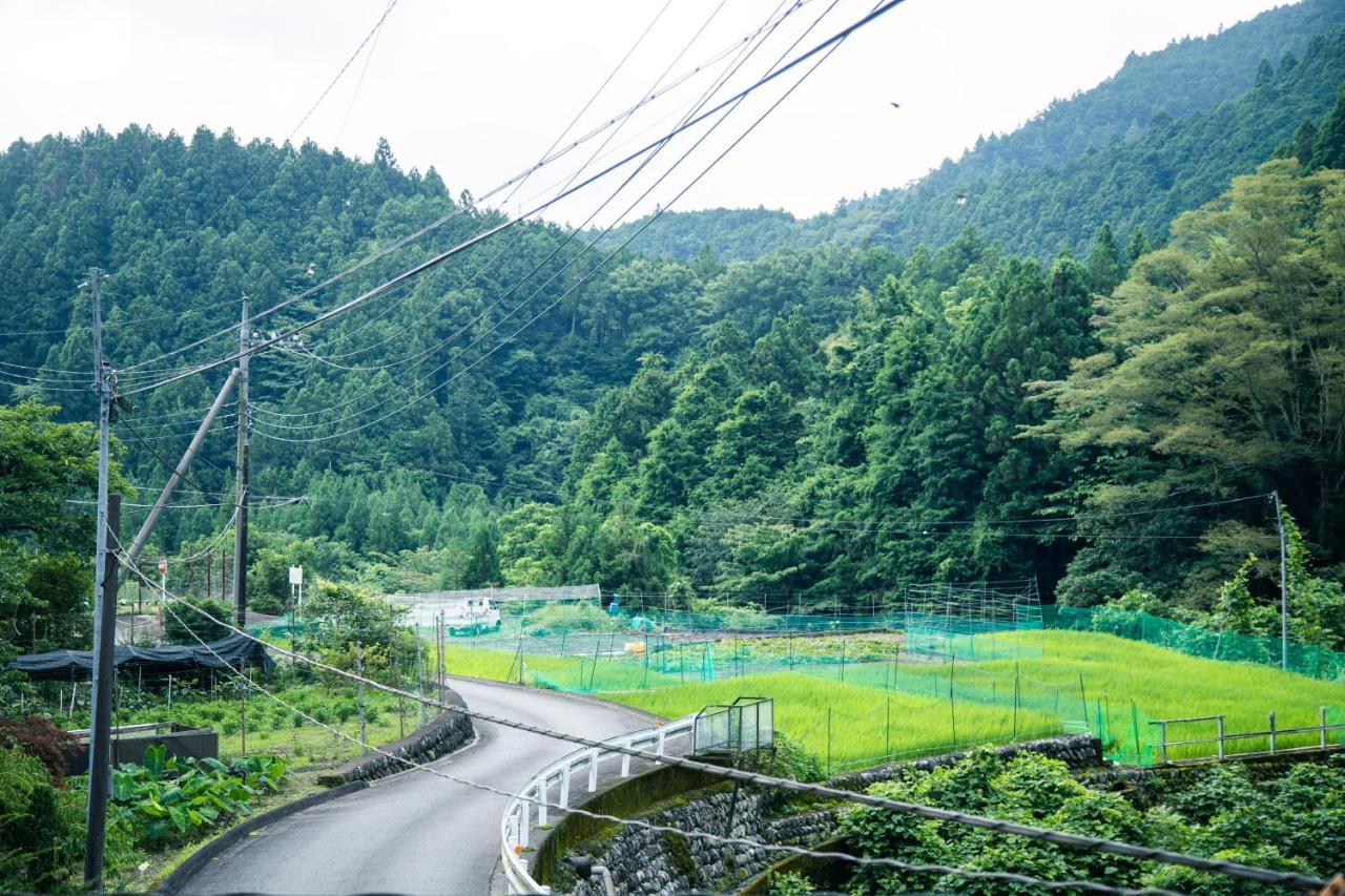 山の中の一棟貸切宿 五番地 Nambu (Yamanashi) Buitenkant foto