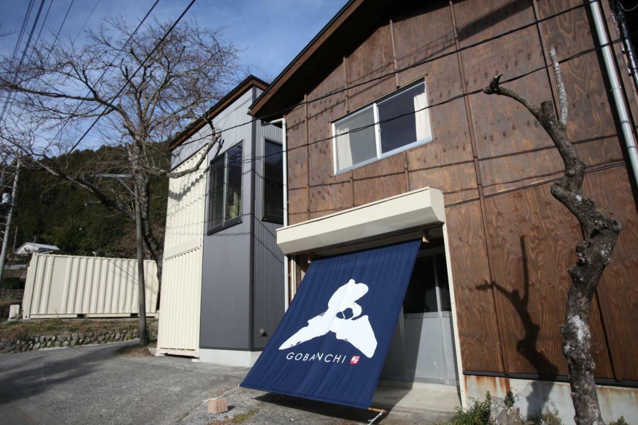 山の中の一棟貸切宿 五番地 Nambu (Yamanashi) Buitenkant foto