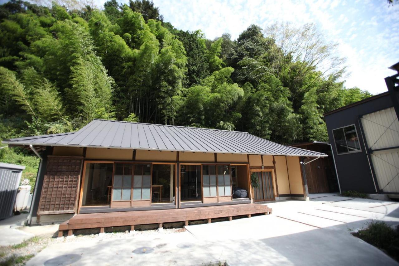 山の中の一棟貸切宿 五番地 Nambu (Yamanashi) Buitenkant foto